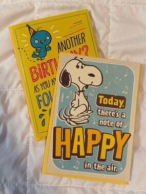 🌻 Bundle of 2 Hallmark Singing/Pop Up Birthday Cards